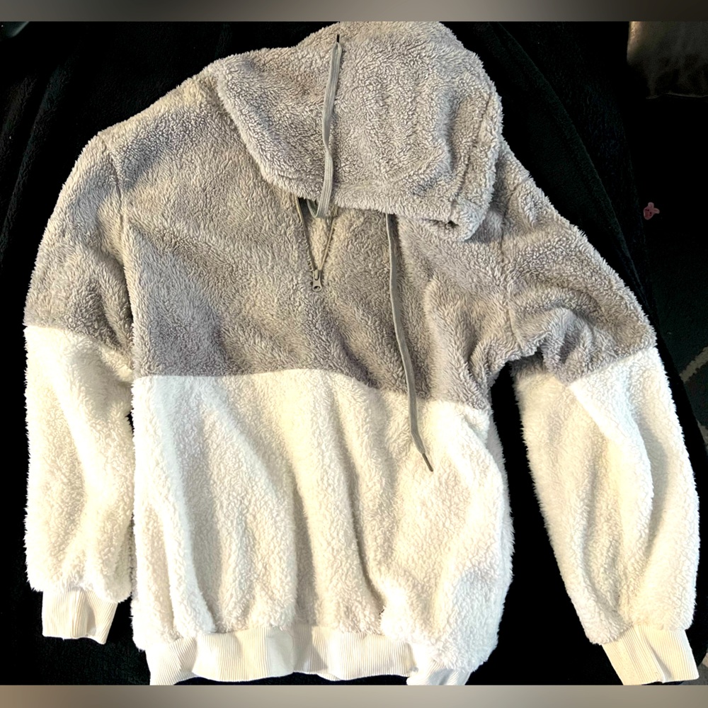 Size S, gray and white Sherpa partial zip hoodie.